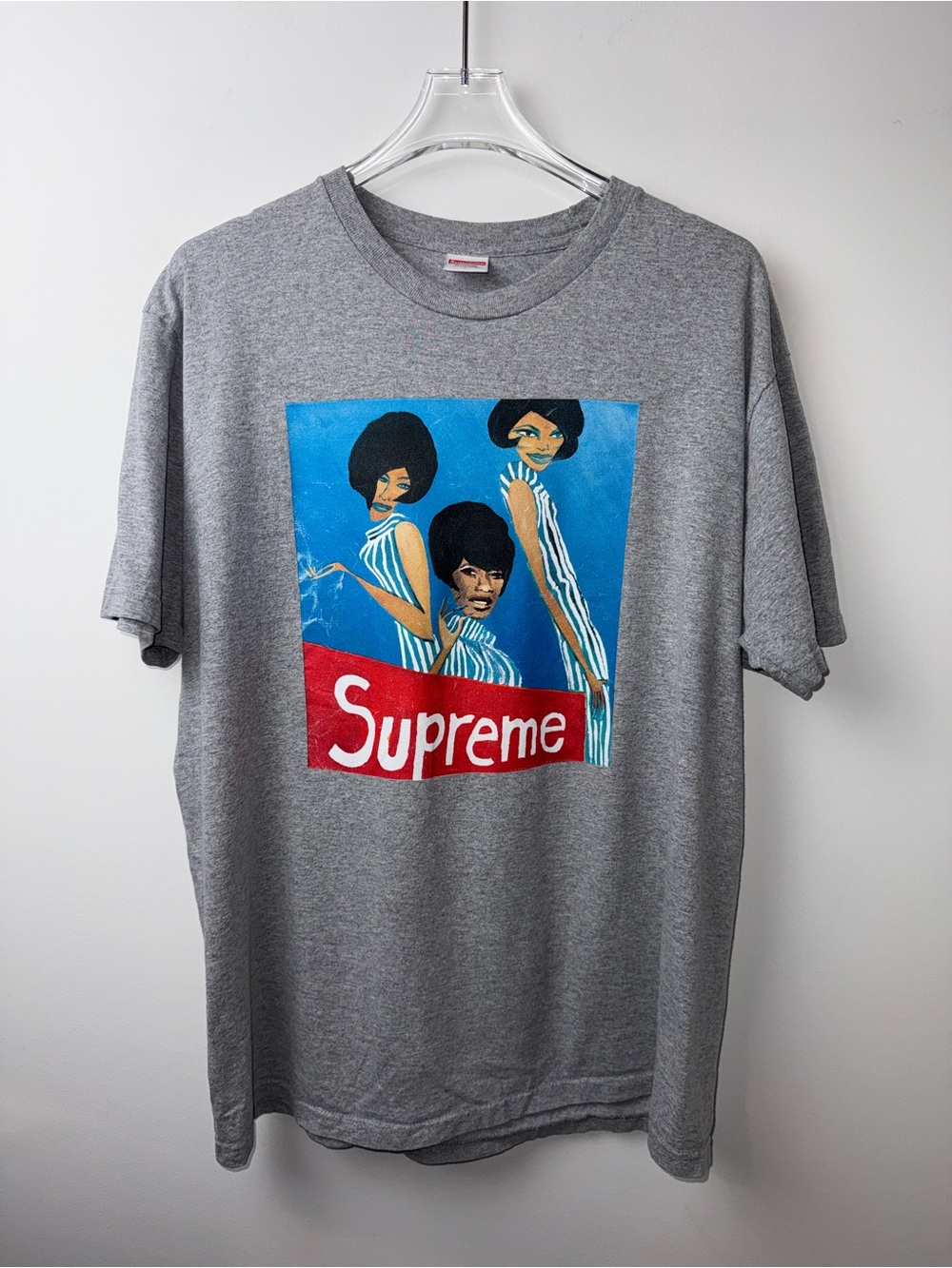 SUPREME GROUP TEE LARGE